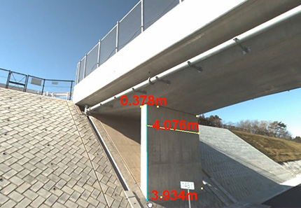 An image that allows you to instantly grasp the local situation (main line / side road / under the overpass, etc.) and measure the distance within the image.