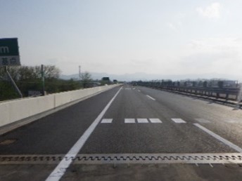 道央自動車道　札幌IC～奈井江砂川IC間舗装補修工事の写真