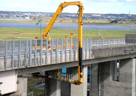 大型橋梁点検車による近接目視点検のイメージ画像