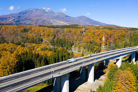 信濃町IC～妙高高原IC間のれいめい橋の写真