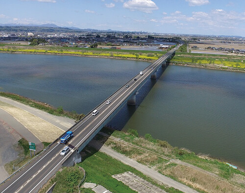 阿武隈大橋の例　4車線化前の写真