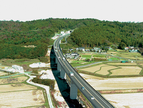大久川橋の例　4車線化前の写真