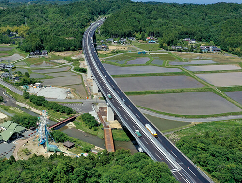 大久川橋の例　4車線化後の写真