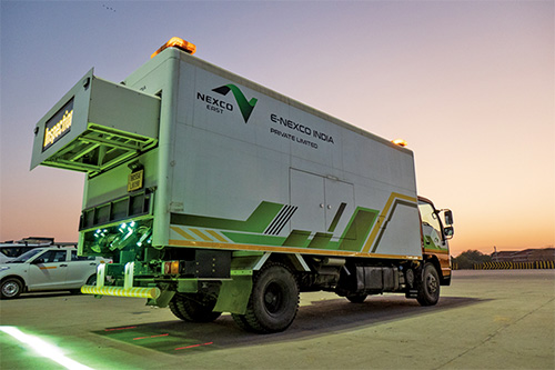 路面性状測定車両［E-NEXCO Eye］のイメージ画像