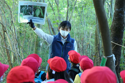 地元小学生体験学習会の様子(あきる野ビオトープ)のイメージ画像