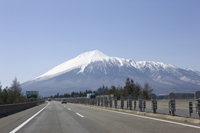ลิงค์รูปภาพไปยังหน้าดาวน์โหลดรูปภาพของ Mt. Iwate จากสายหลักใกล้กับ Matsuo Hachimantai IC (ขึ้น)