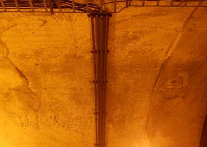 Photograph of corrosion situation of electric line in tunnel