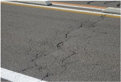 [Road surface damage situation] photo