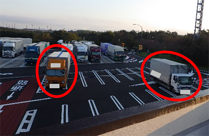 普通車マスや通路への大型車の駐車のイメージ画像