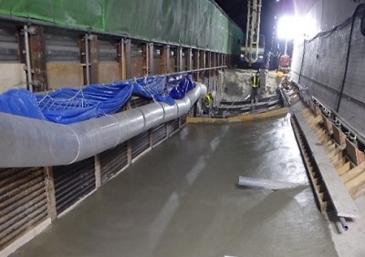 ③インバートコンクリート打設の完了の写真