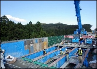 【古い床版撤去状況】の写真