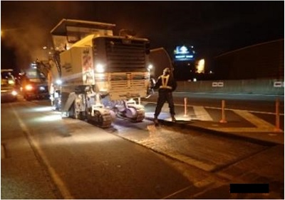 舗装補修工事　作業状況の写真