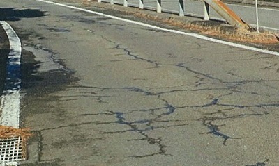 舗装路面損傷状況の写真