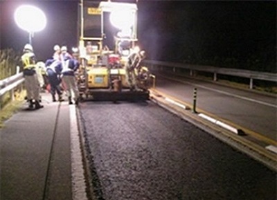 舗装補修工事　作業状況の写真