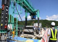 門型架設機による架設の写真