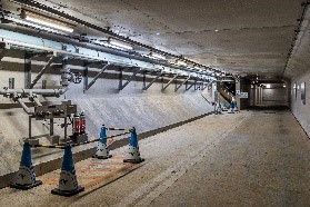 Aqua隧道疏散通道图片