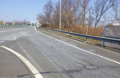 日本海東北自動車道　路面舗装箇所の写真
