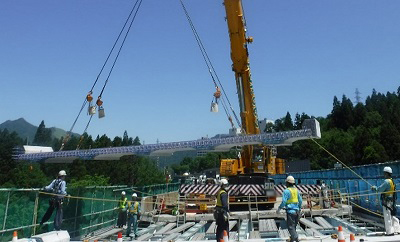 (2)新設プレキャストコンクリート床版の設置のイメージ画像