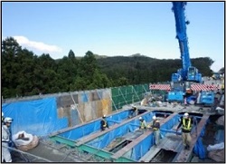 【古い床版撤去状況】の写真