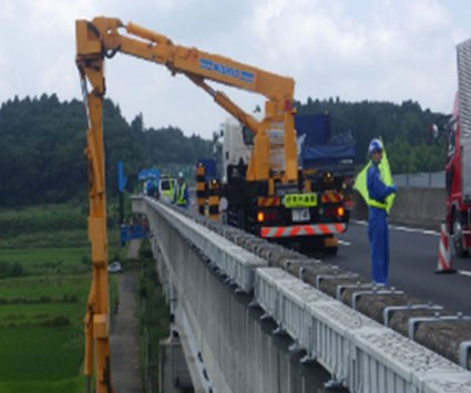 橋梁点検　作業状況の写真