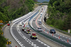 終日対面通行規制の写真