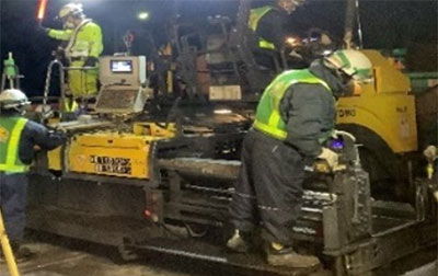 舗装補修工事　作業状況の写真