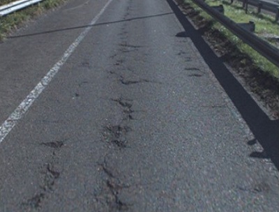 路面损坏情况照片