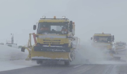 高速道路での除雪の様子のイメージ画像