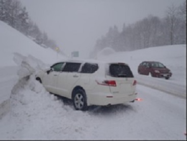 過去に起きた冬季の事故の様子のイメージ画像