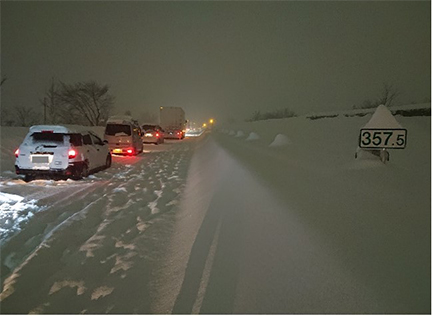 降雪による事故・滞留状況の写真2