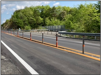 車線区分柵設置工事写真の写真
