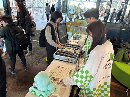 『反射神経ゲーム』の様子の写真