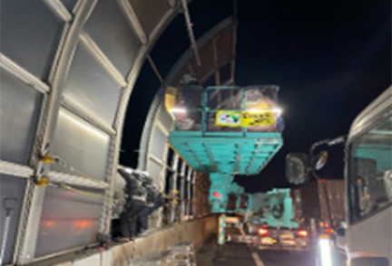 遮音壁取替工事　作業状況の写真