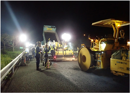 舗装補修工事の写真