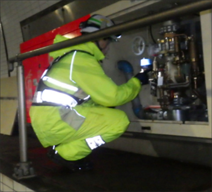 トンネル内設備点検写真の写真2