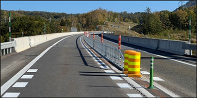 後志道　伍助沢橋　センターパイプ設置状況の写真