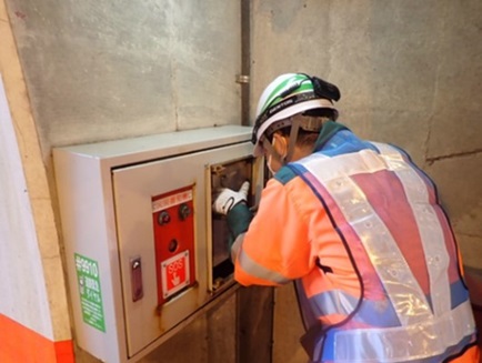 トンネル内設備点検写真の写真4