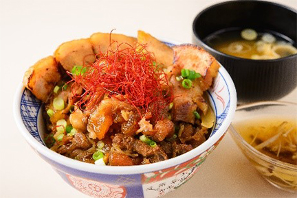 【岩手県代表：豚（とん）食べて牛（ぎゅう）！】東北道　前沢SA（下り線）の写真