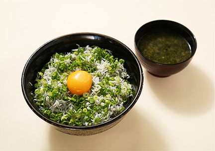 【茨城県代表：大津港のしらす丼】常磐道　中郷SA（下り線）の写真