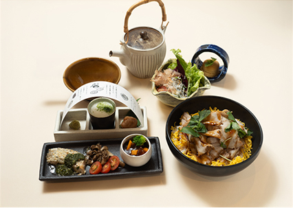 【茨城県代表：夢の茨城旅行～お守りはmikittyのサイン～　THANK YOU SO MUCH cholo】常磐道　友部SA（上り線）※前回優勝SAの写真