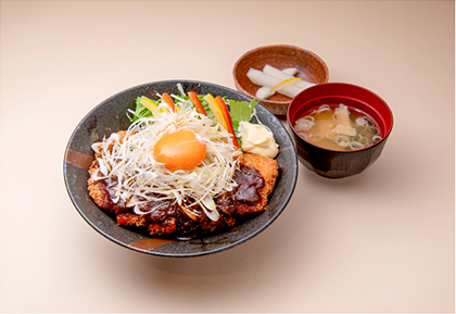 【栃木県代表：～味彩とちぎ～　那須豚　青源みそカツ丼】東北道　那須高原SA（上り線）の写真