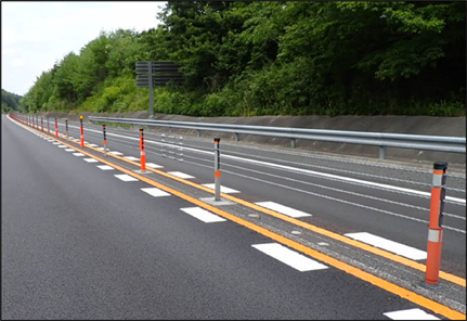 車線区分柵設置工事　施工後写真（イメージ）の写真