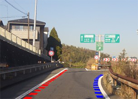 カラー導流レーンマークのイメージのイメージ画像