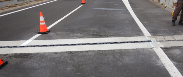 伸縮装置取替工事　施工後（イメージ）の写真