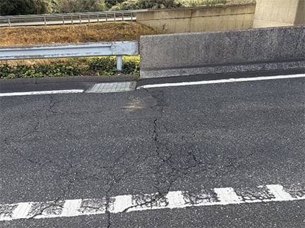 舗装損傷状況の写真