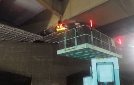 高所作業車による作業状況イメージの写真