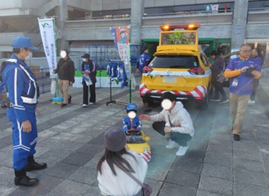 ミニパト乗車体験の様子のイメージ画像
