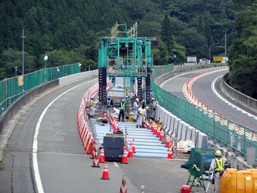 【終日車線規制状況】の写真