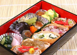 s间稻荷（Kasama Inari），五种独具特色的稻荷和大量配菜的图片