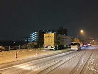 1月22日，関越道上的积雪状况的图像图像
